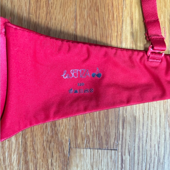 π¨3X$30π¨ La SENZA Red and Silver Embellished Bra - Picture 8 of 8
